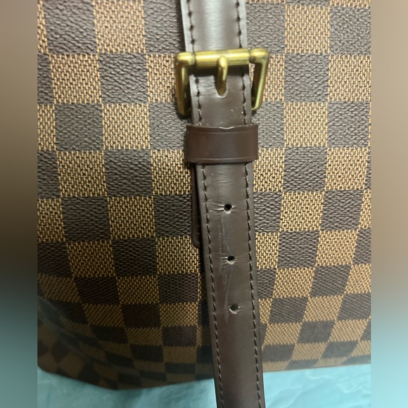 Louis Vuitton Damier Ebene Chelsea tote - Picture 9 of 17